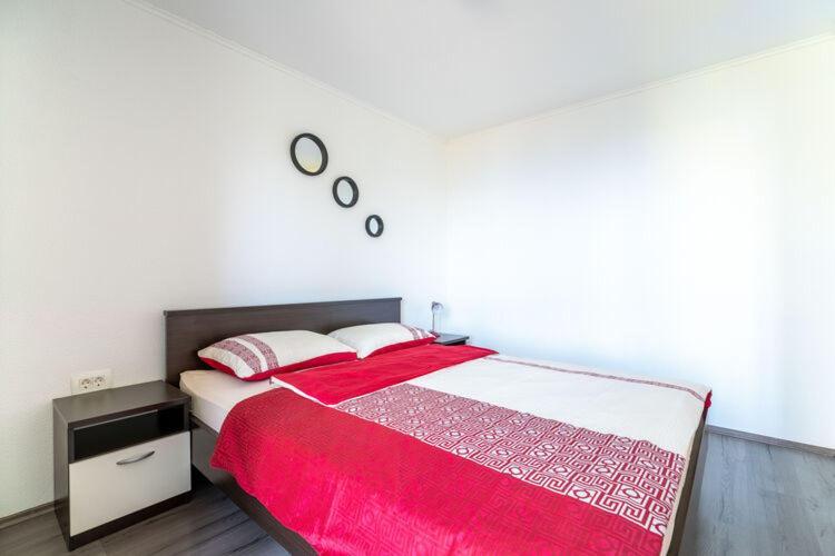 Apartments Nika With Swimming Pool And Beautiful Sea View Dobrec Экстерьер фото